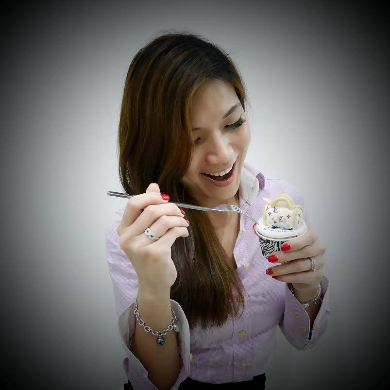 bangsar babe eating cupcakes found made by recommended bakers on RecomN.com