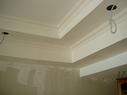 Modern plastercoard ceiling cornices by Uniceiling. Source. 