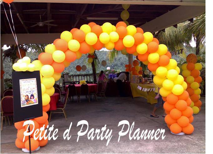 PETITE PARTY PLANNER. Source. 