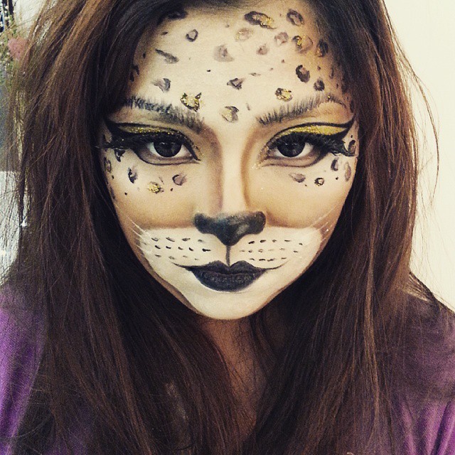 Leopard makeup by dymiilim. Source. 