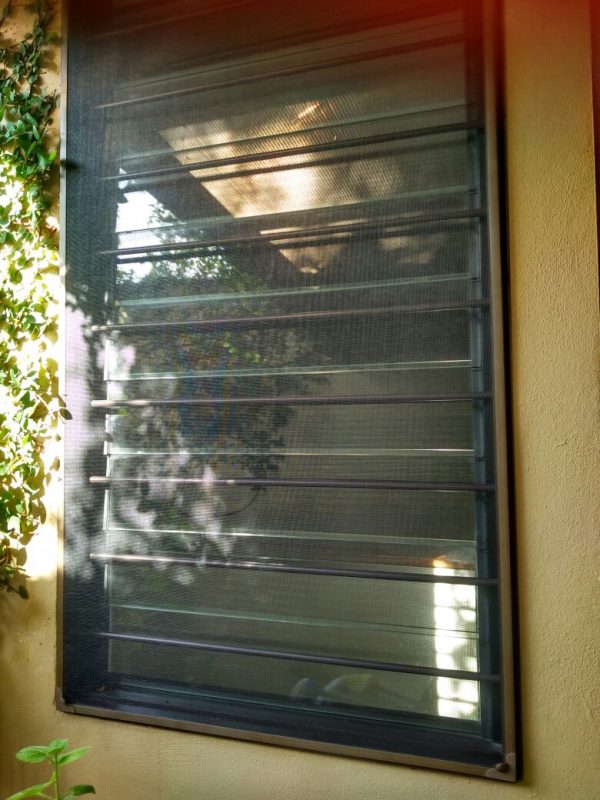 Mosquito screen. Source: family screen protect