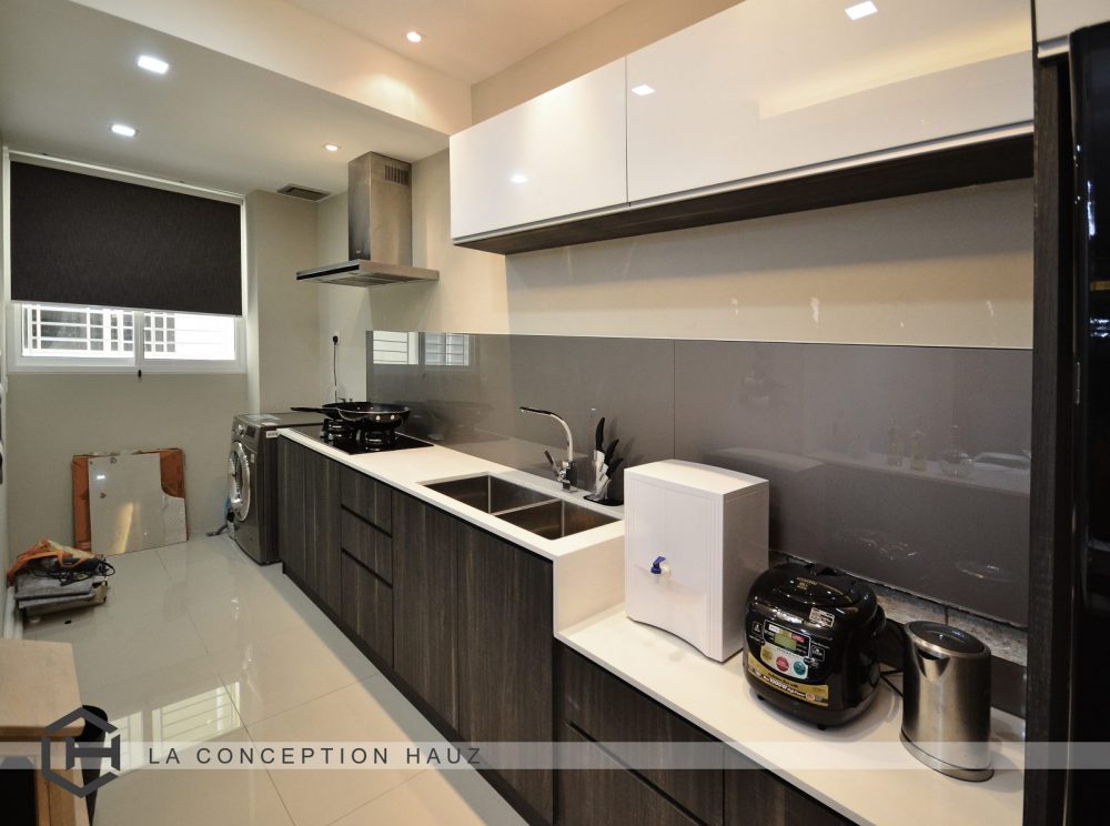 Kitchen design for Condominium in Platinum Victory 16, Setapak. Project by: La Conception Hauz