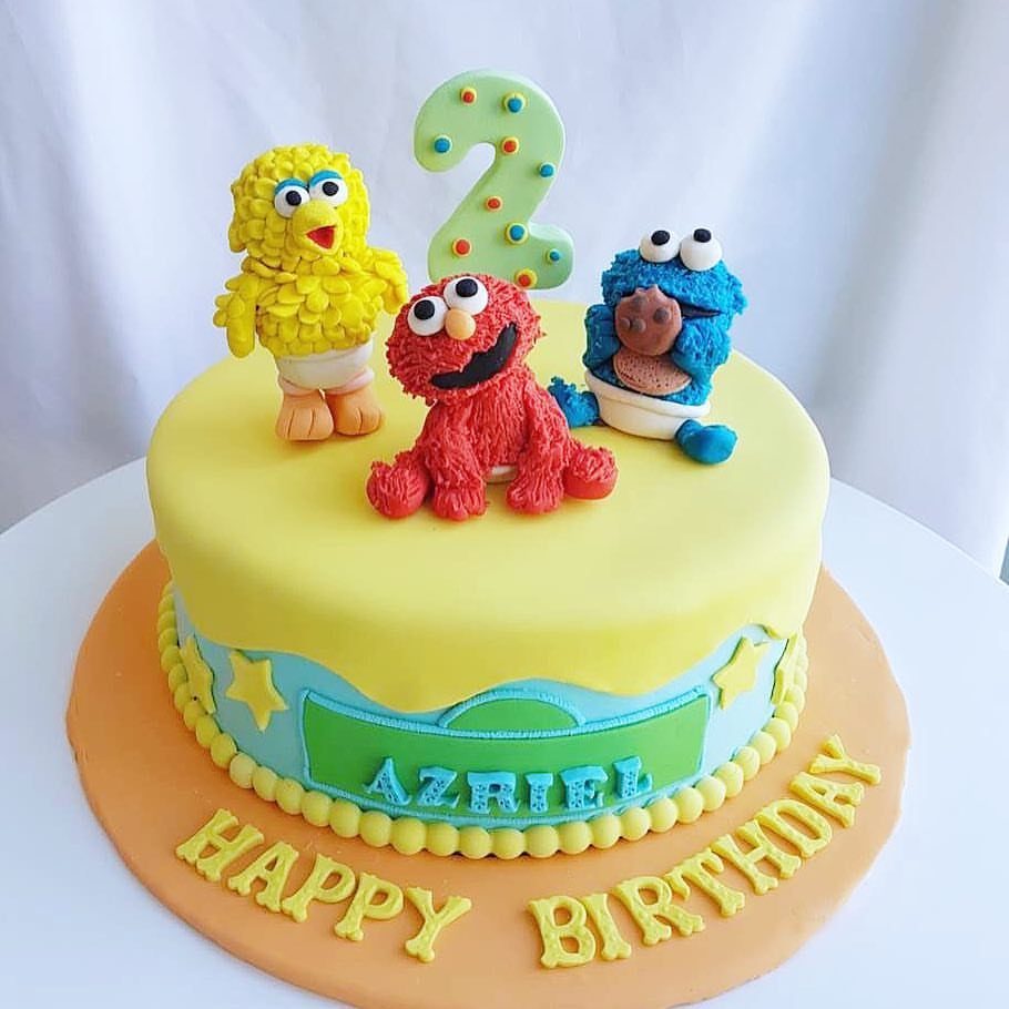 Baby elmo cake by Corine and Cake - Recommend.sg