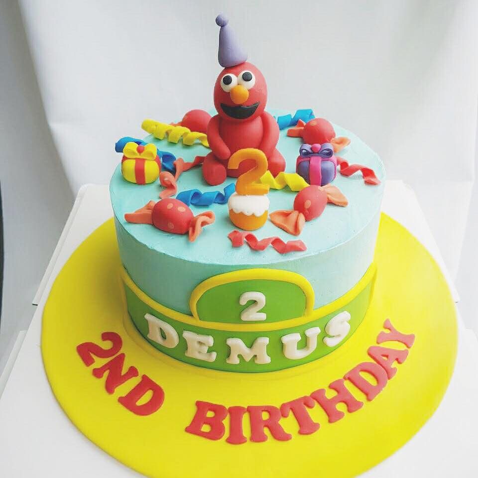 Elmo cake with mini presents for 2 year old by Corine and Cake - Recommend.sg