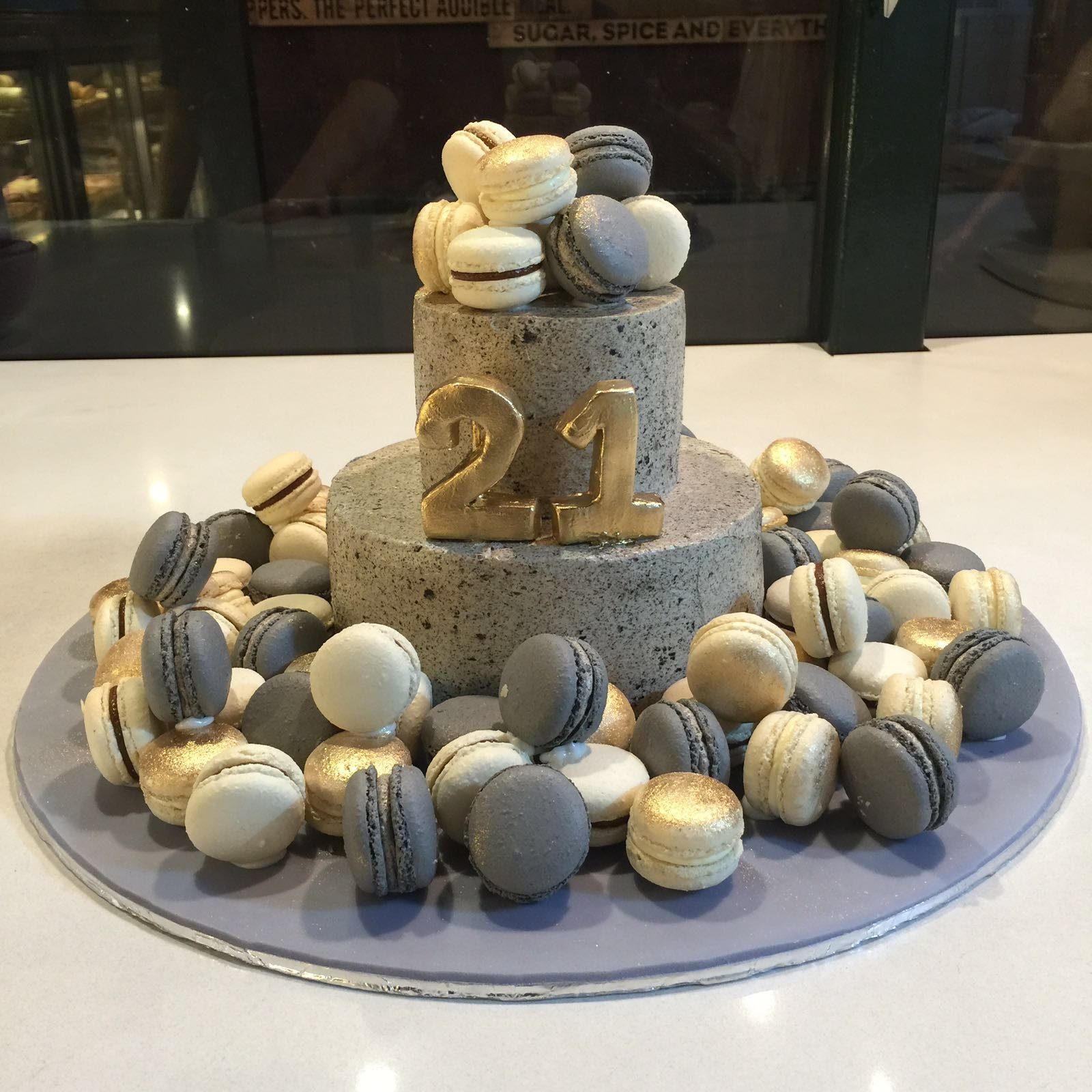 A luxe looking birthday cake. Made by: Bonheur Patisserie Singapore - Recommend.sg
