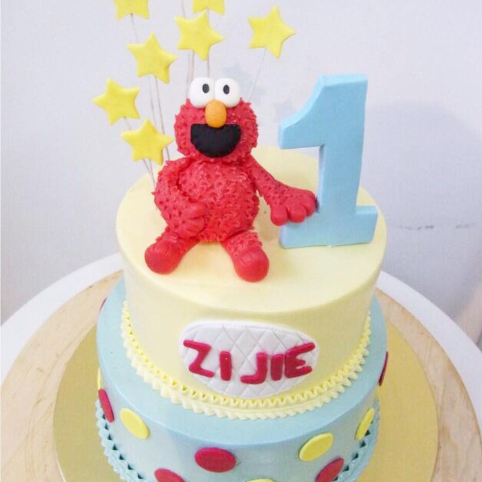 Two tier elmo cake by Corine and Cake - Recommend.sg