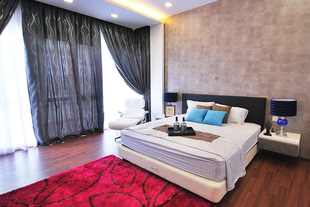 Master bedroom with huge window alcove for this bedroom in Ipoh South Precinct